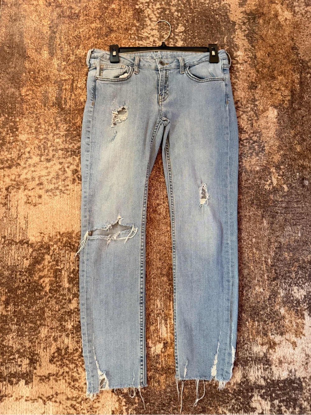 Zara Women’s Distressed Jeans #0167